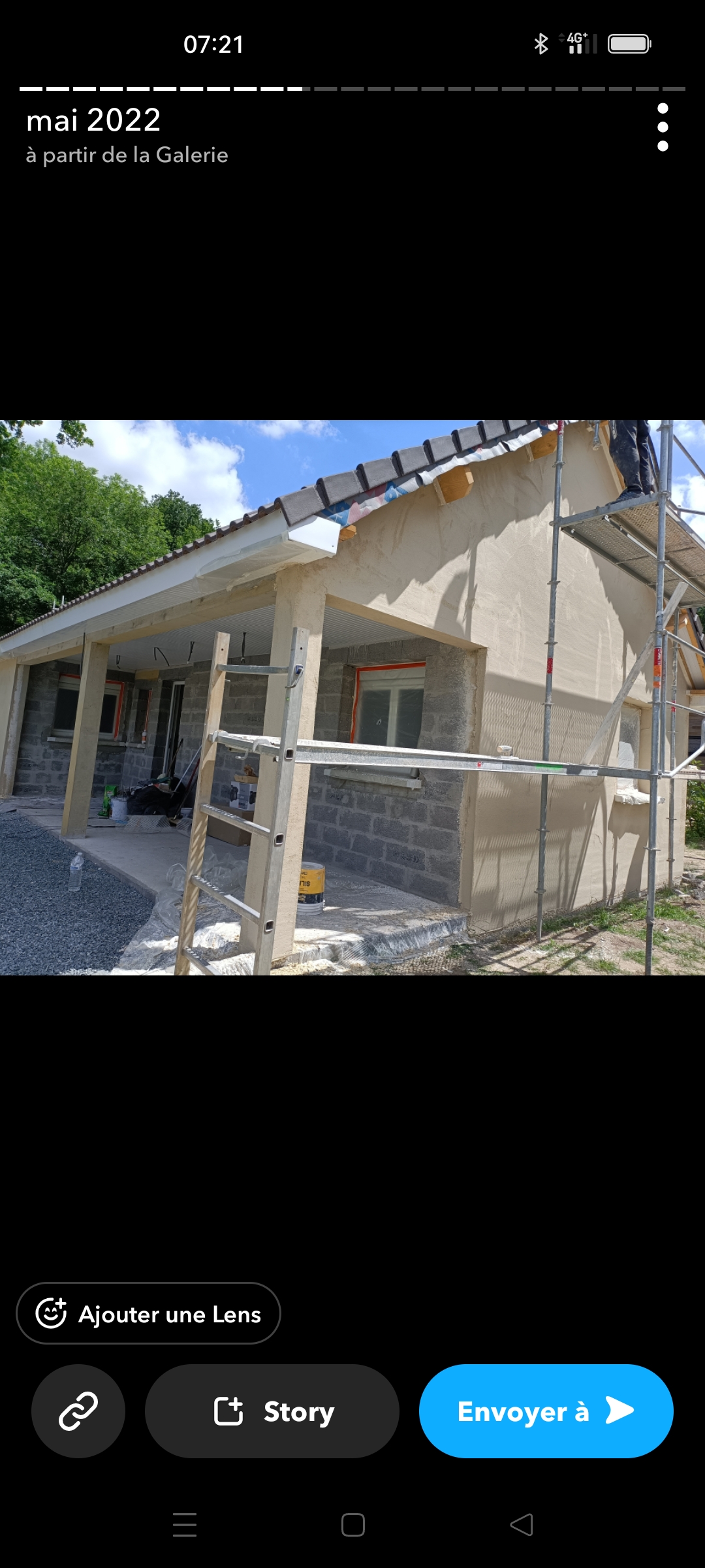 Application d'enduit de façade sur une maison individuelle